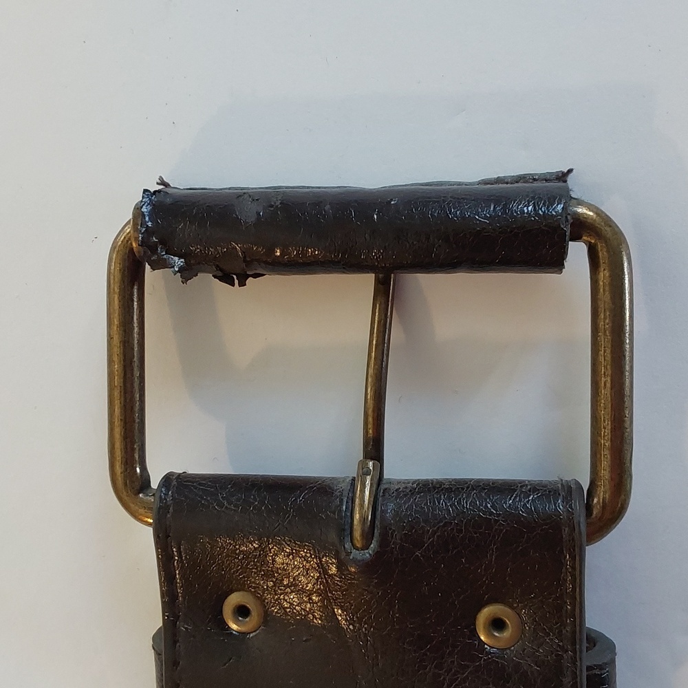 Betsey Johnson Womens Dark Brown Wide Brass Grommet Belt Brass Buckle Sz.S - Picture 7 of 7